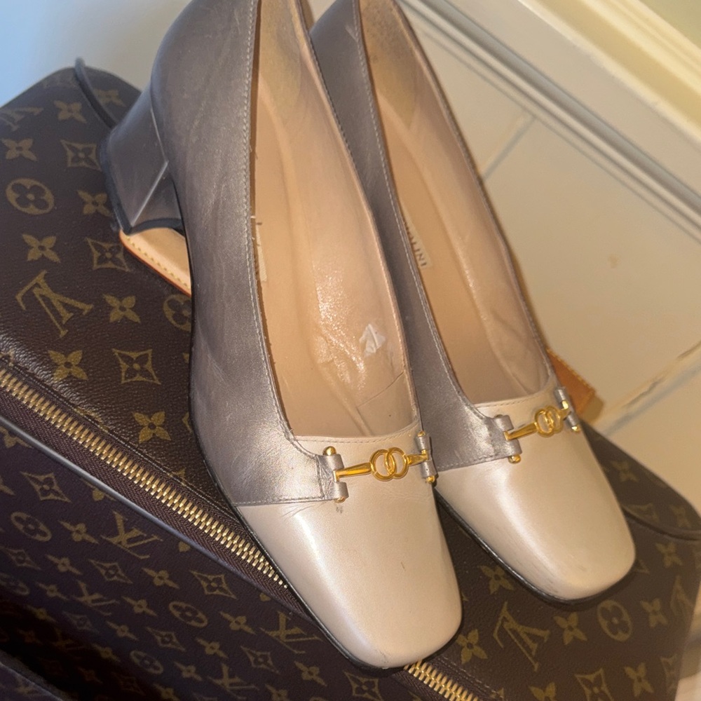 Vintage Silver Gray Women's Shoes Gold Buckle 10M 10 Heels ENZO Angiolini